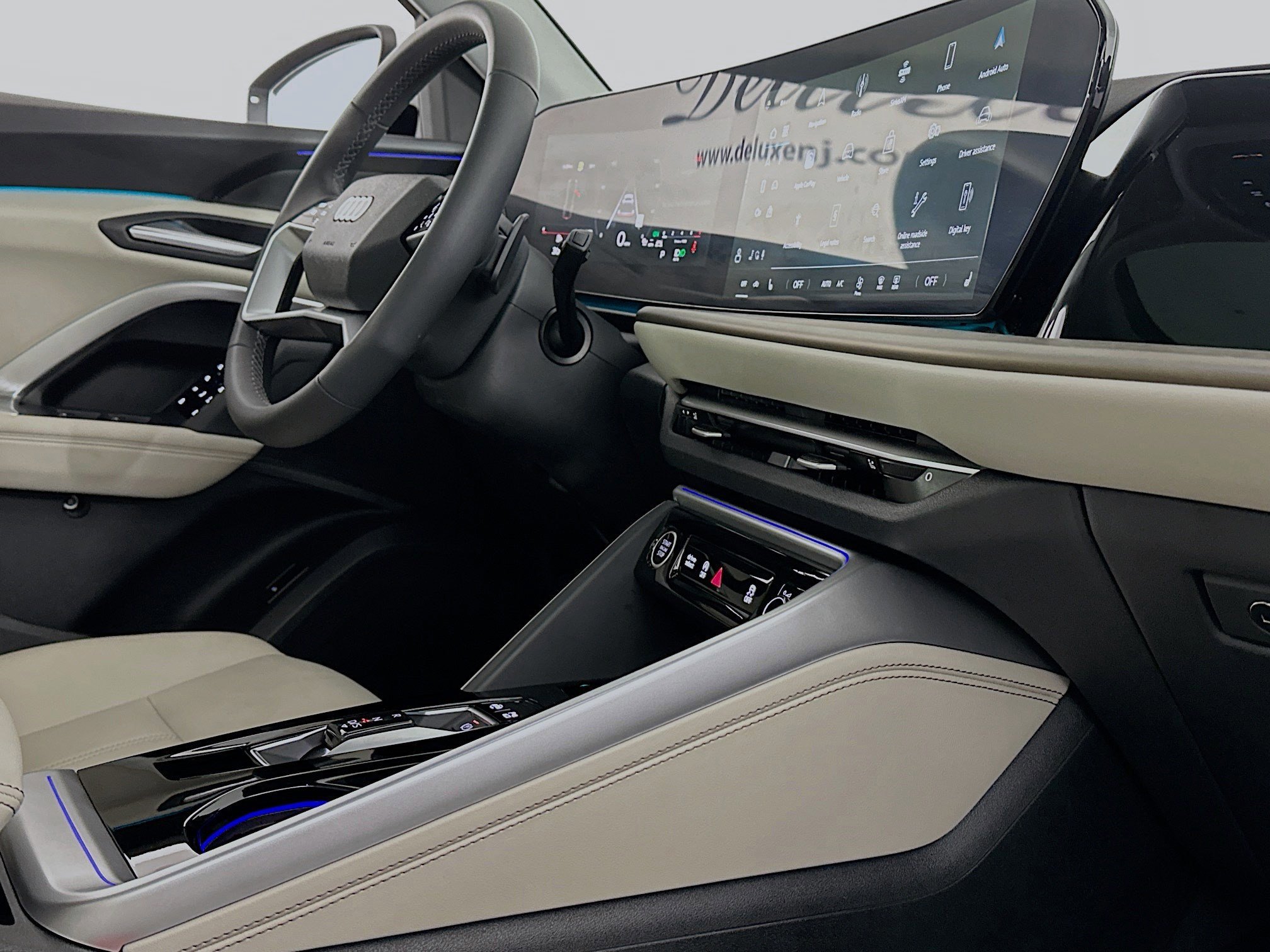 Used 2025 Audi Q5 Premium w/ Convenience Package image 29