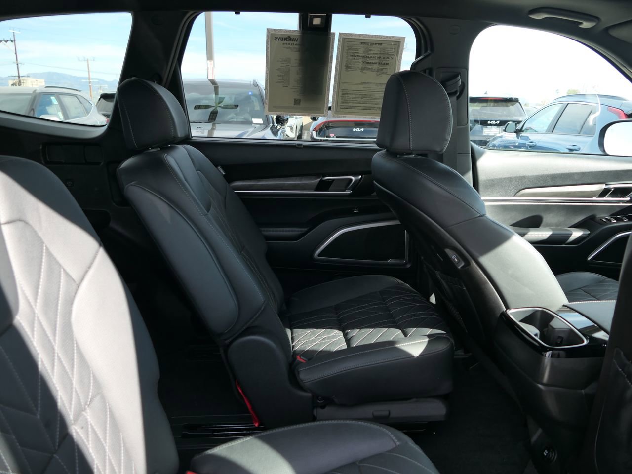 Used 2025 Kia Telluride AWD image 30