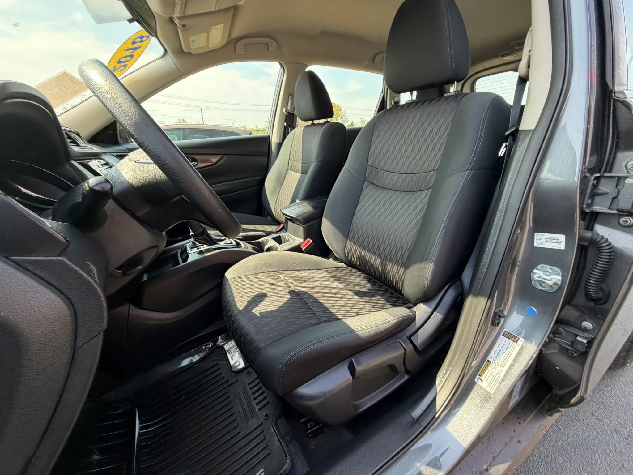 Used 2018 Nissan Rogue S AWD/4WD image 19