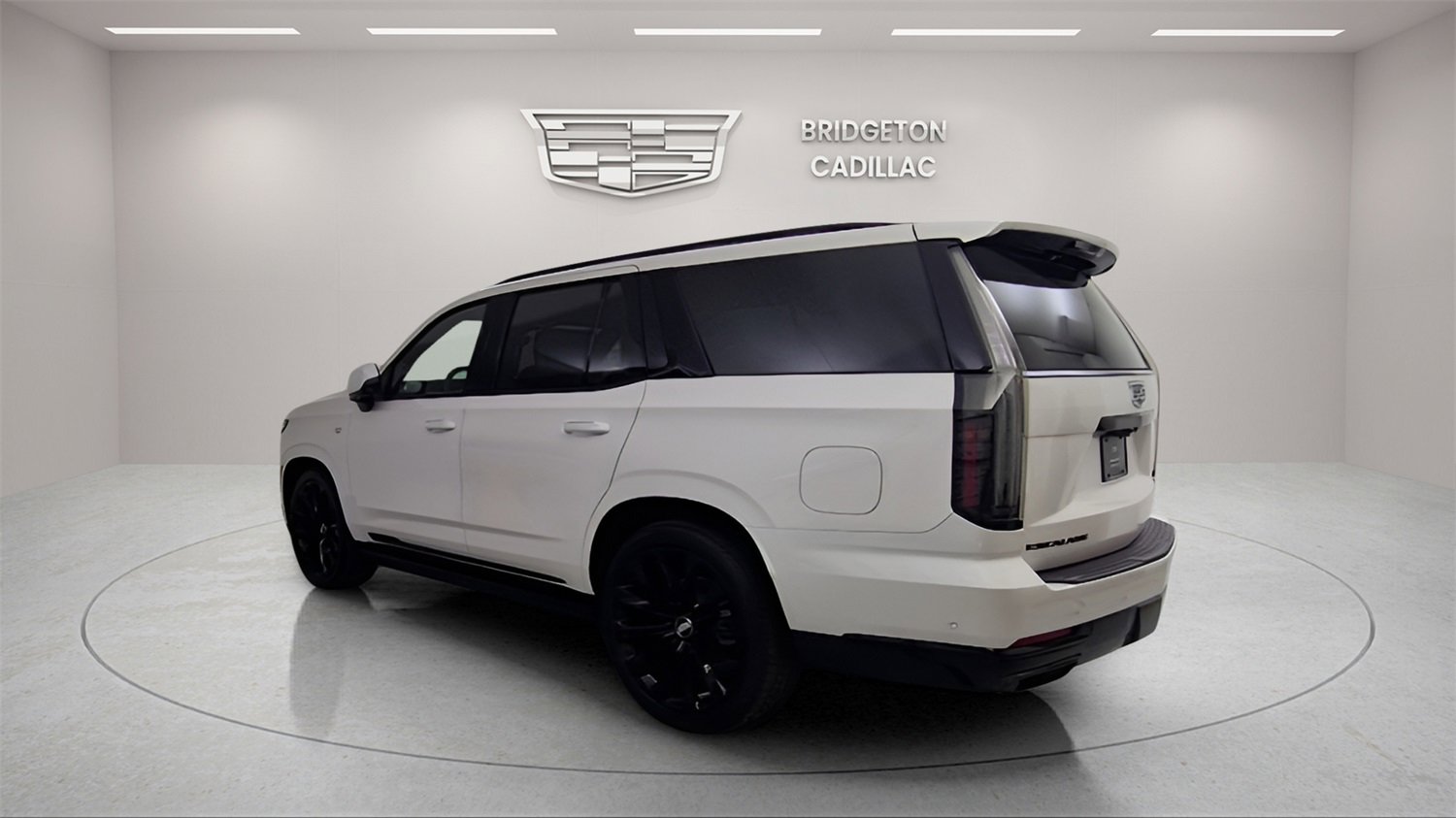 Used 2025 Cadillac Escalade Sport Platinum w/ LPO, ONYX Package image 5