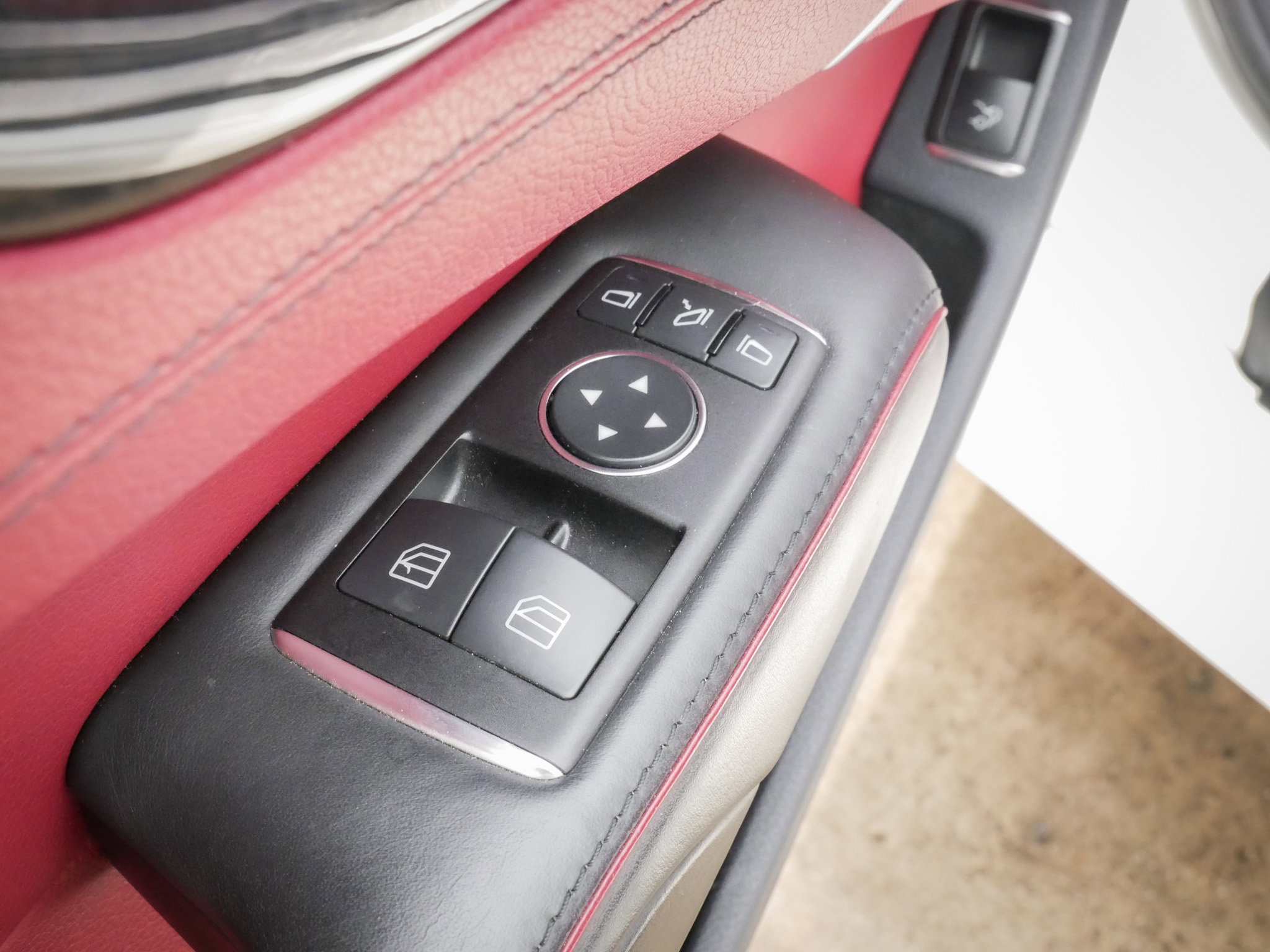 Used 2013 Mercedes-Benz SL 63 AMG image 14