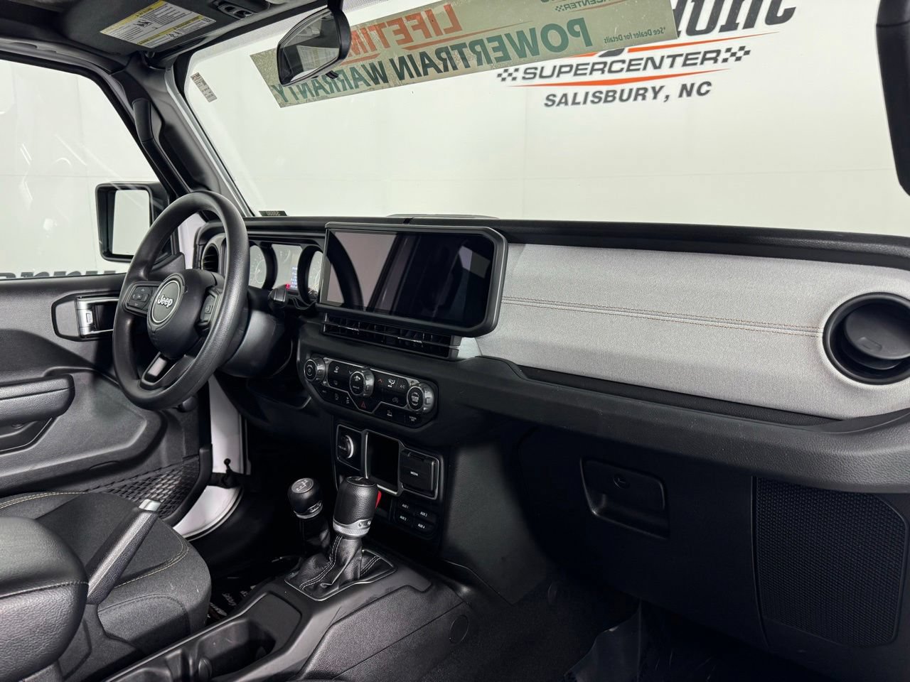 Used 2024 Jeep Gladiator Sport AWD/4WD image 34