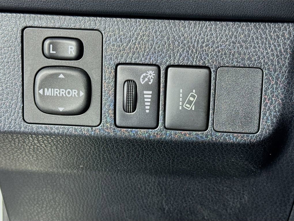 Used 2017 Toyota RAV4 LE image 14