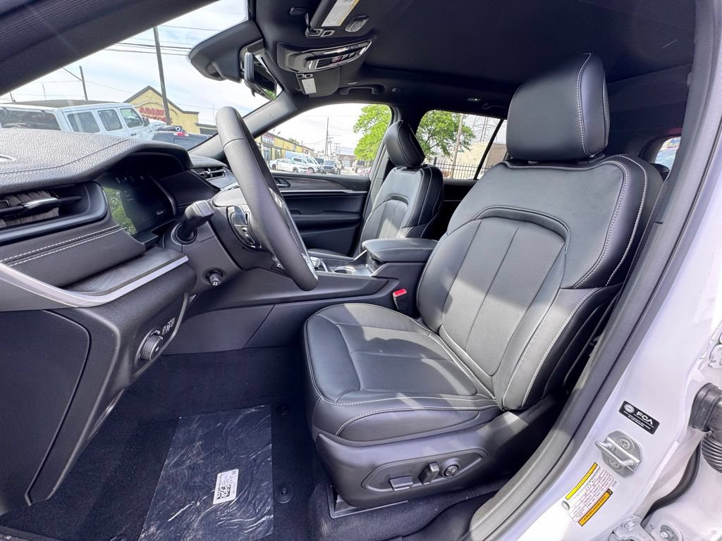 New 2026 Jeep Grand Cherokee Limited AWD/4WD image 13