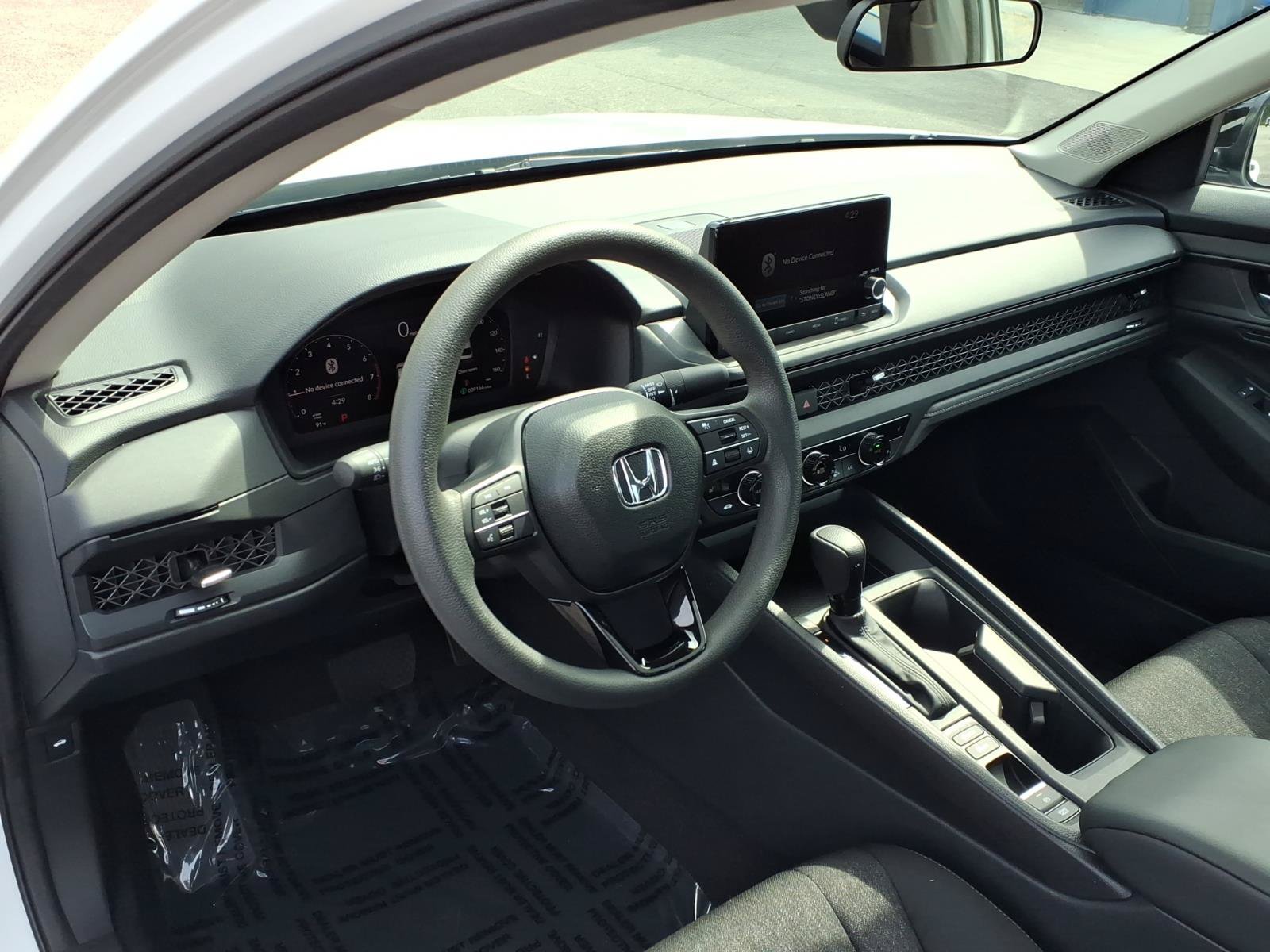 Certified 2025 Honda Accord SE image 5