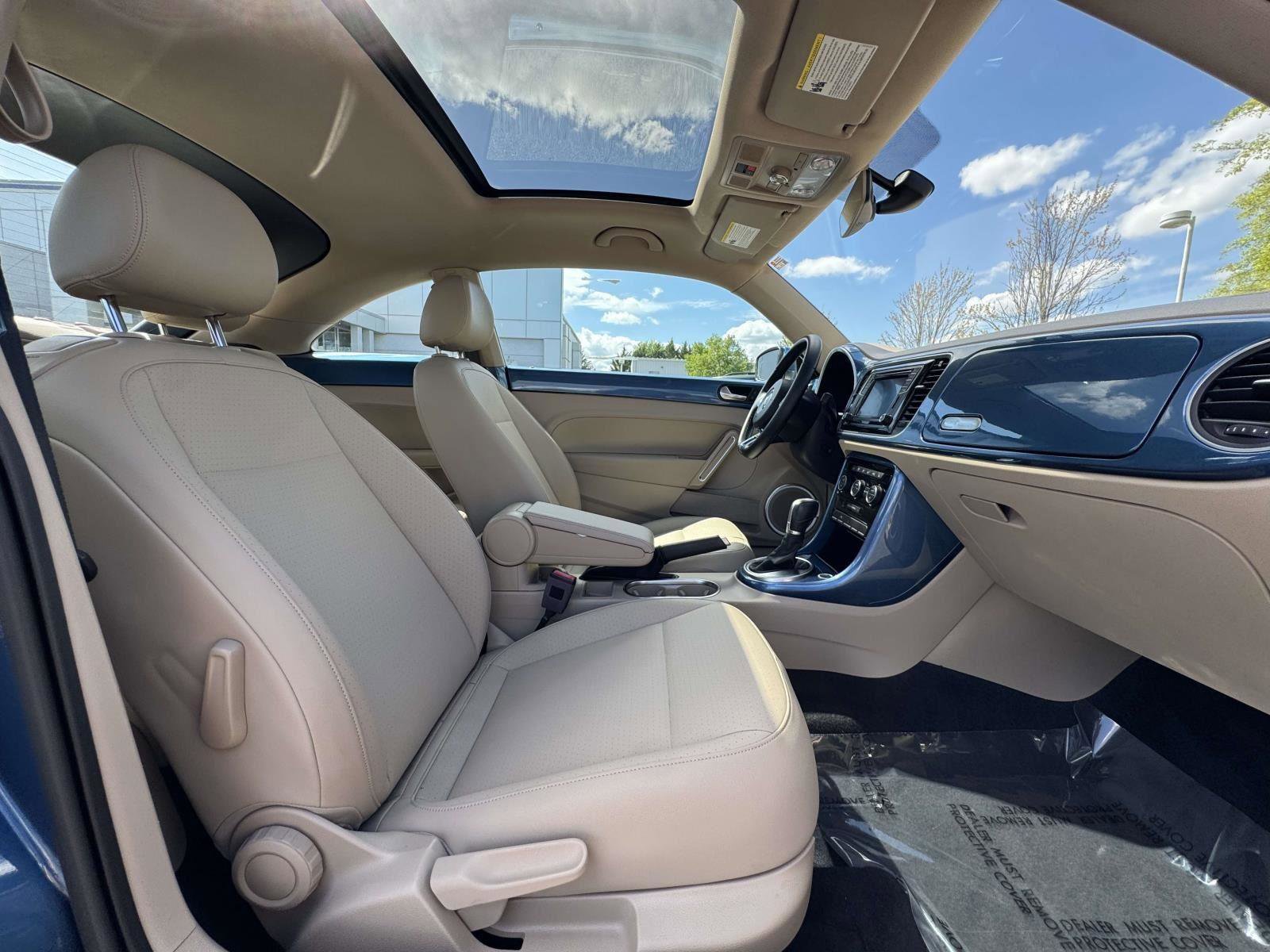 Used 2018 Volkswagen Beetle 2.0T SE w/ SE Premium Package FWD image 8