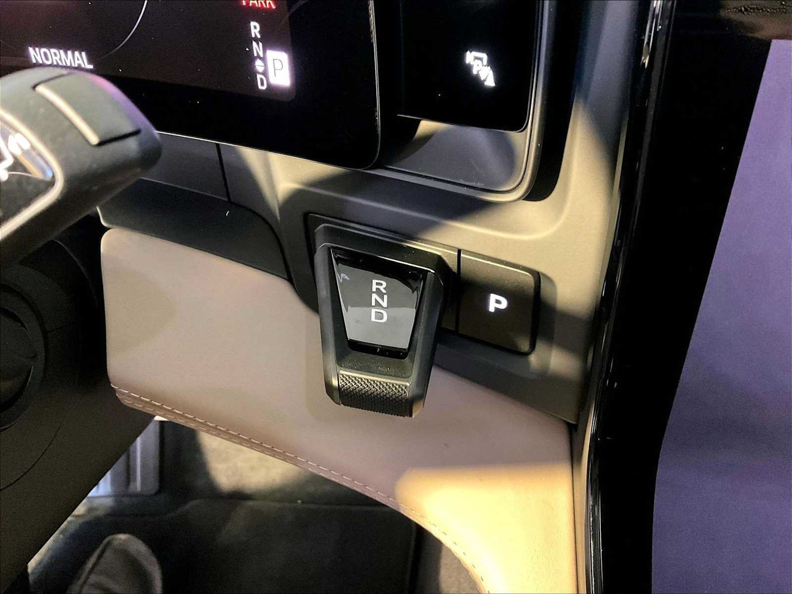 New 2026 Porsche Cayenne Electric AWD/4WD image 17