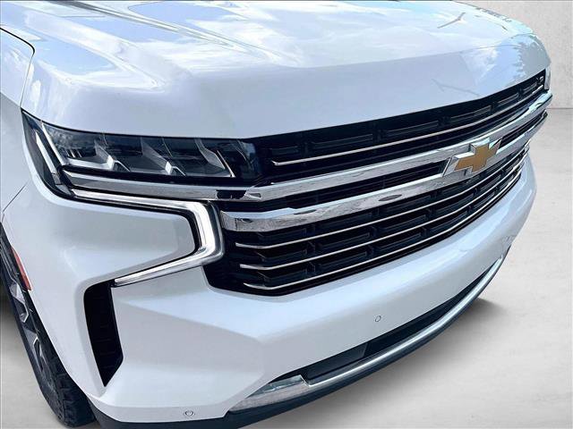 Used 2021 Chevrolet Suburban LT w/ Luxury Package RWD image 30