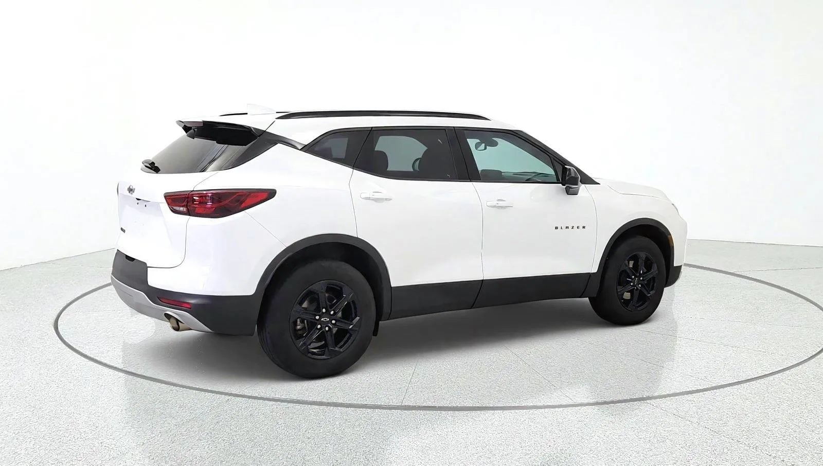 Used 2023 Chevrolet Blazer LT w/ Convenience Package FWD image 9