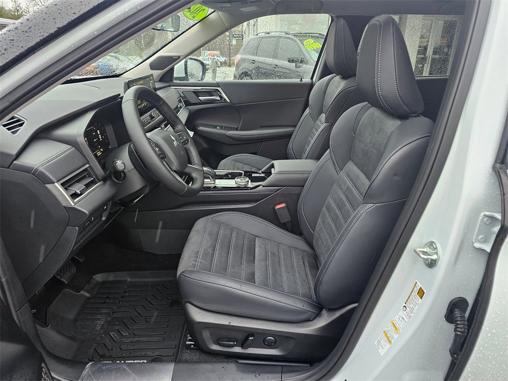 New 2026 Mitsubishi Outlander SE image 15