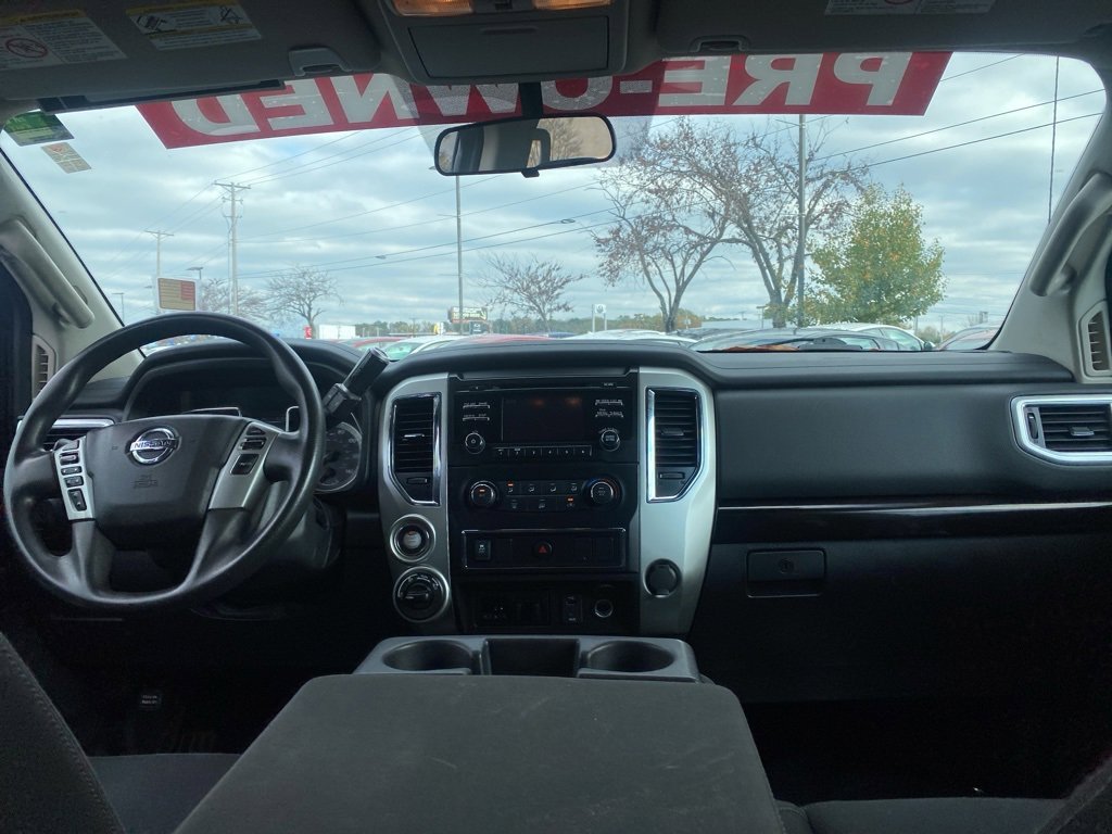Used 2018 Nissan Titan SV image 27