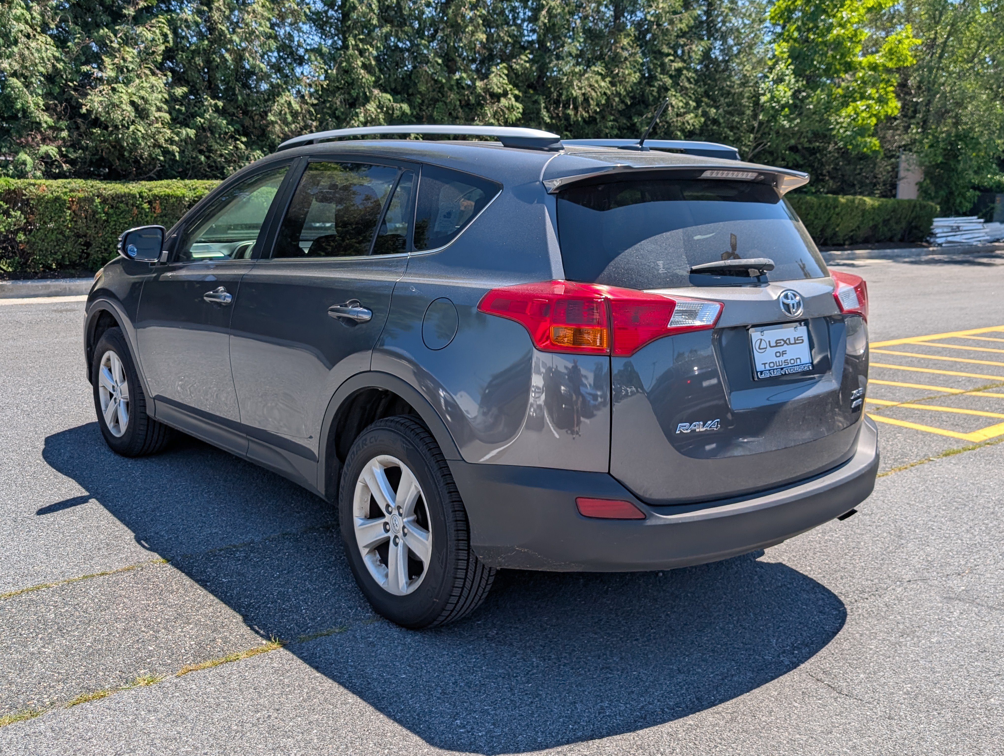 Used 2014 Toyota RAV4 XLE AWD/4WD image 5