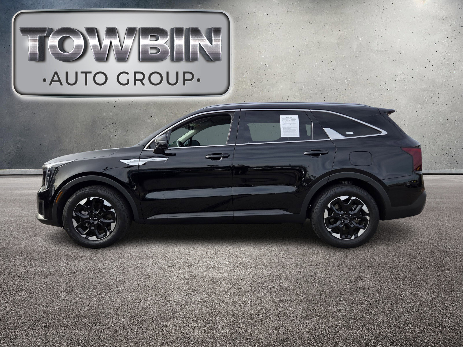 Certified 2025 Kia Sorento S image 8