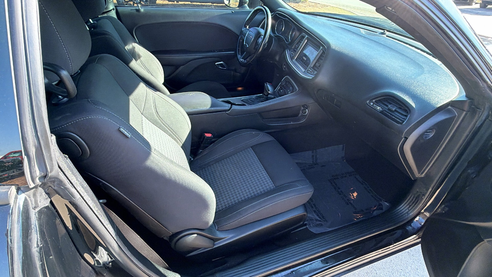 Used 2019 Dodge Challenger SXT image 19