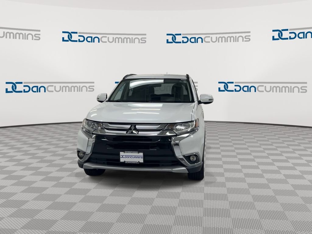Used 2016 Mitsubishi Outlander SE AWD/4WD image 3