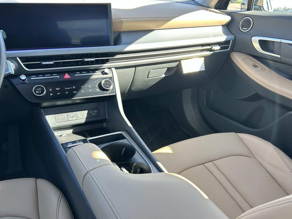 Certified 2025 Hyundai Sonata Limited image 26
