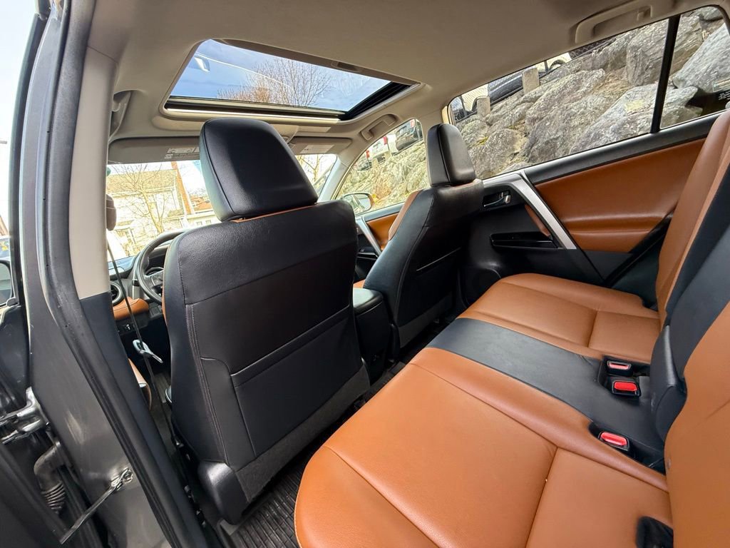 Used 2016 Toyota RAV4 Limited AWD/4WD image 24