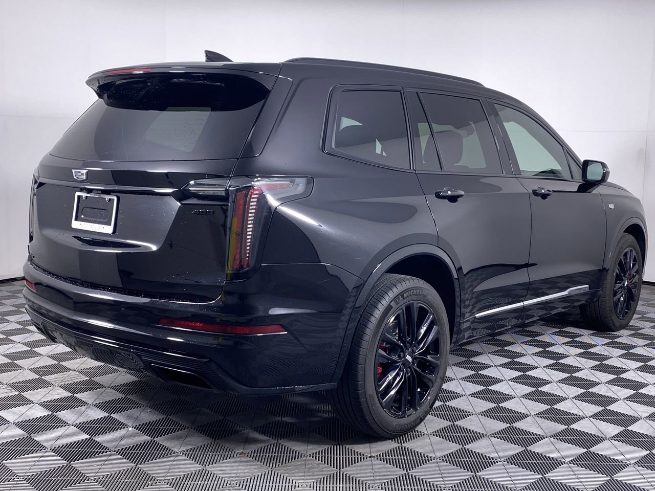 Certified 2024 Cadillac XT6 Sport w/ LPO, ONYX Package AWD/4WD image 27