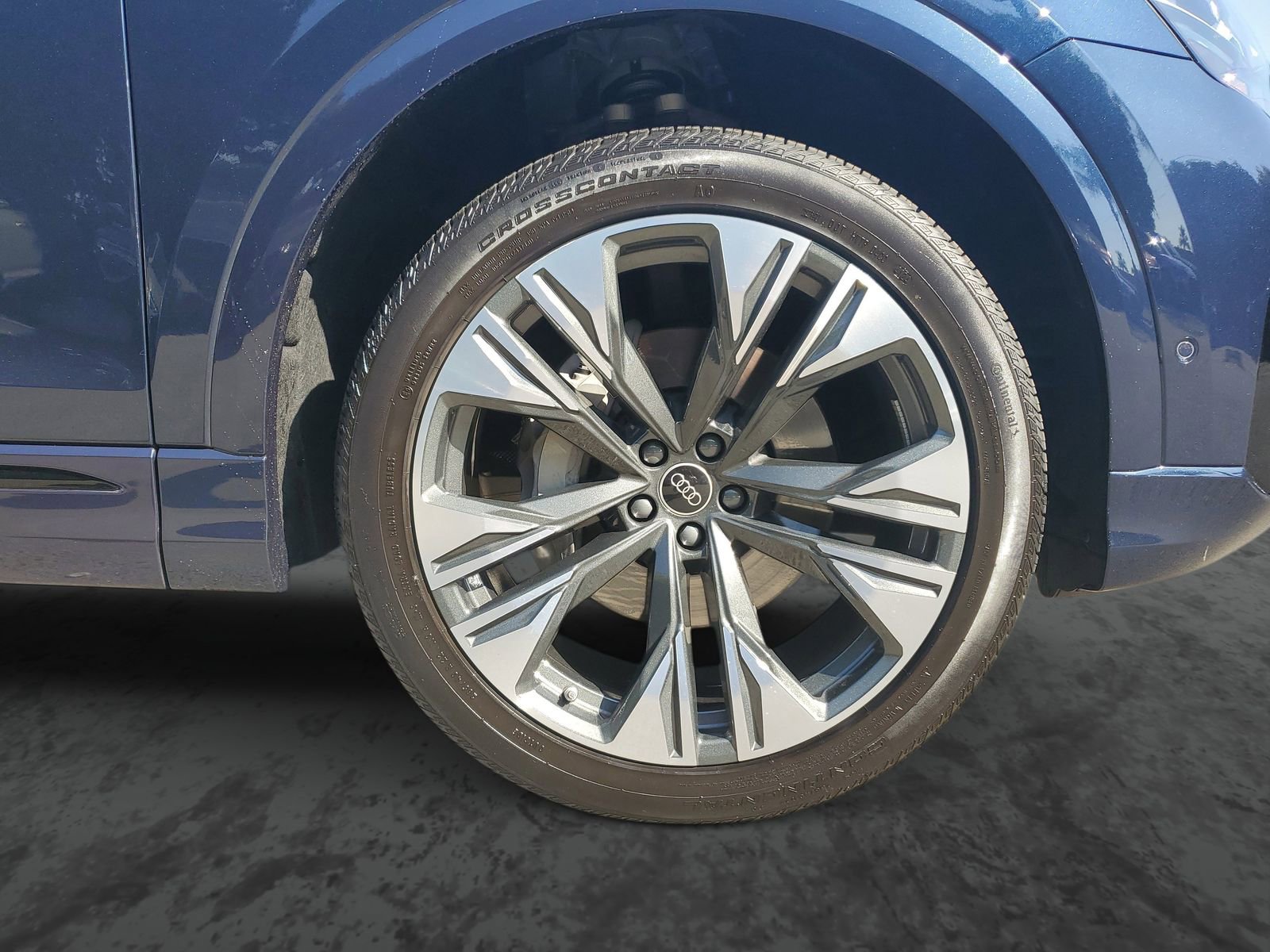 Used 2025 Audi Q8 Premium w/ Black Optic Package image 6