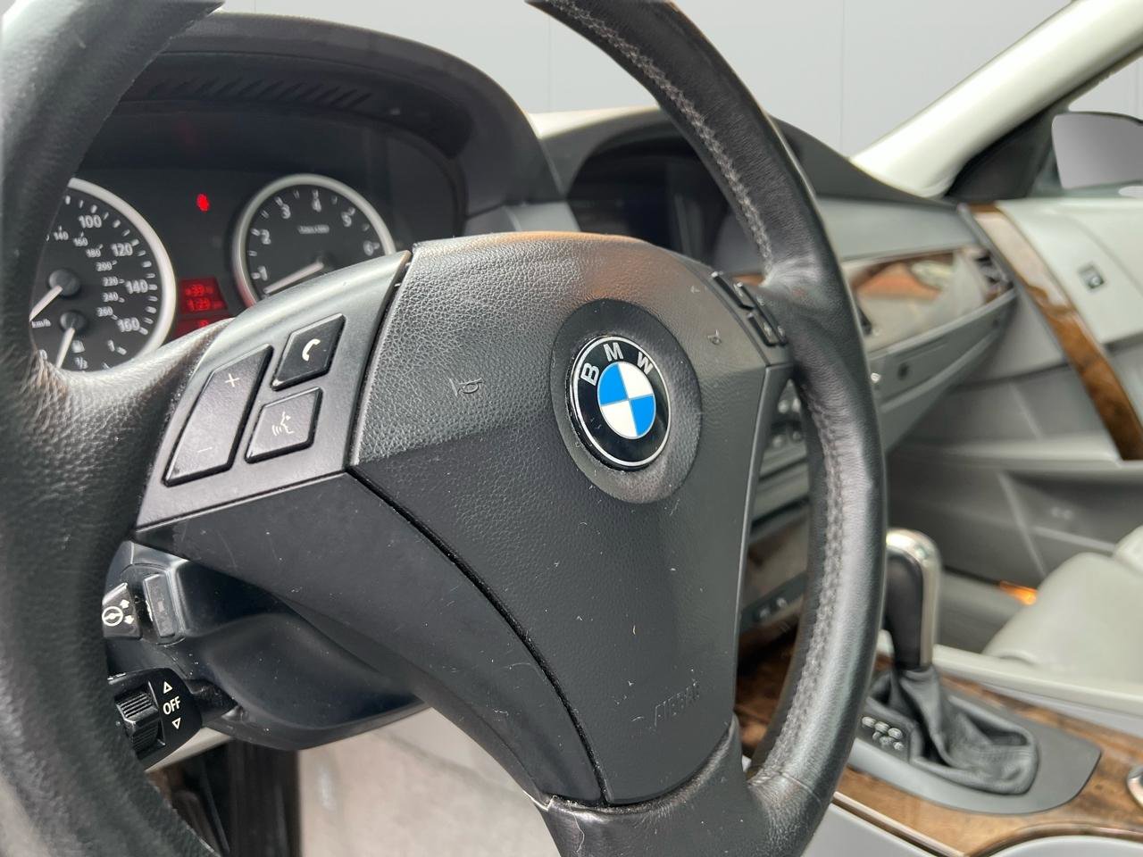 Used 2006 BMW 530xi Sedan image 38