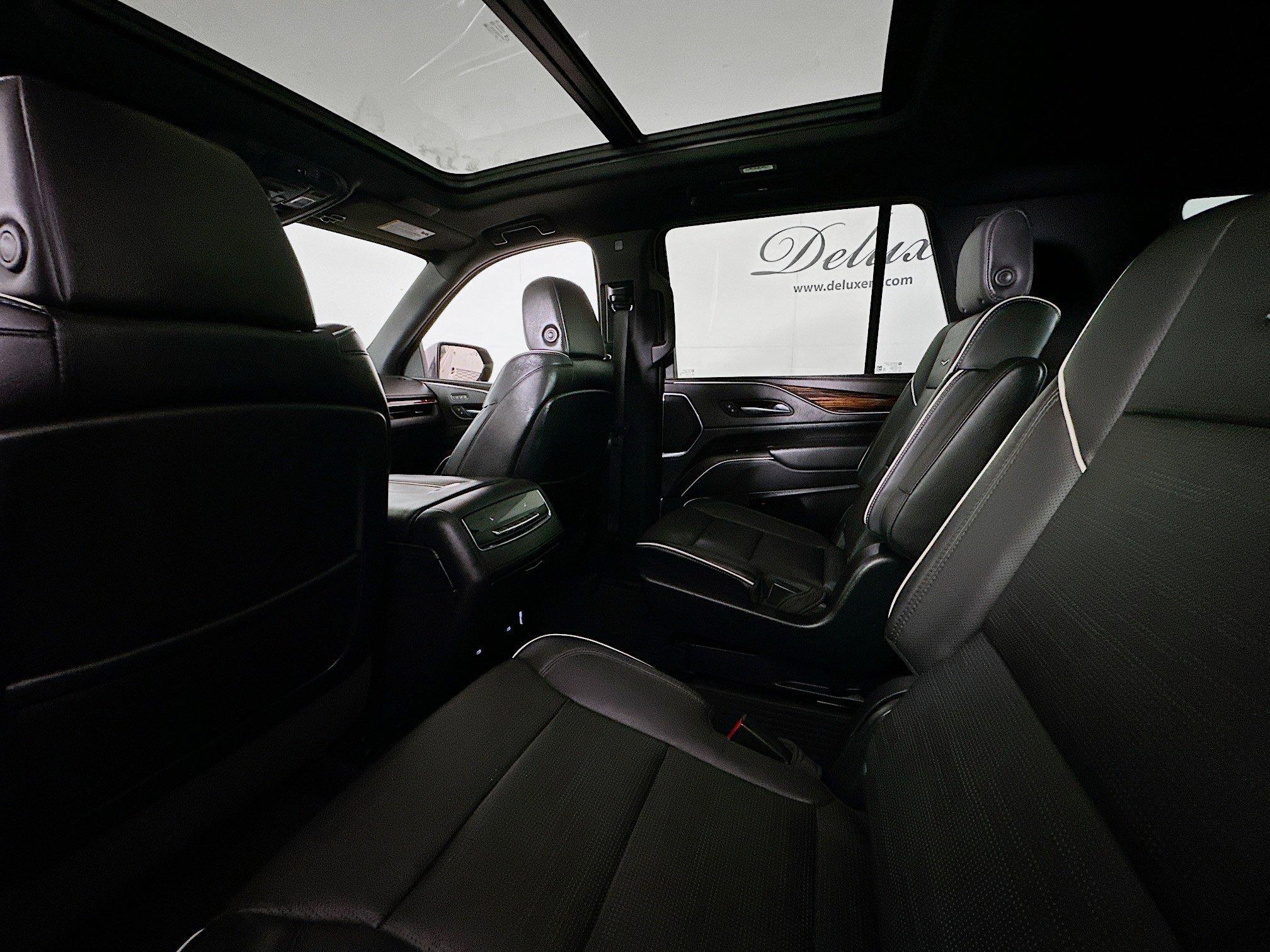 Used 2023 Cadillac Escalade Premium Luxury w/ Performance Package AWD/4WD image 25