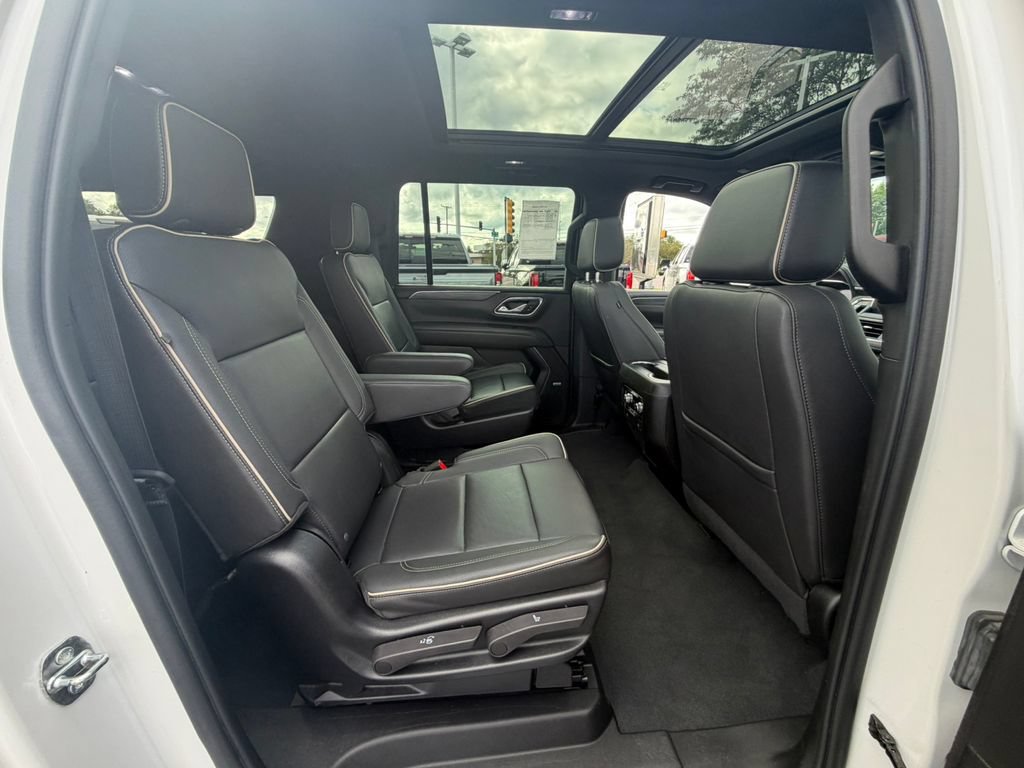 Certified 2023 GMC Yukon XL SLT AWD/4WD image 14