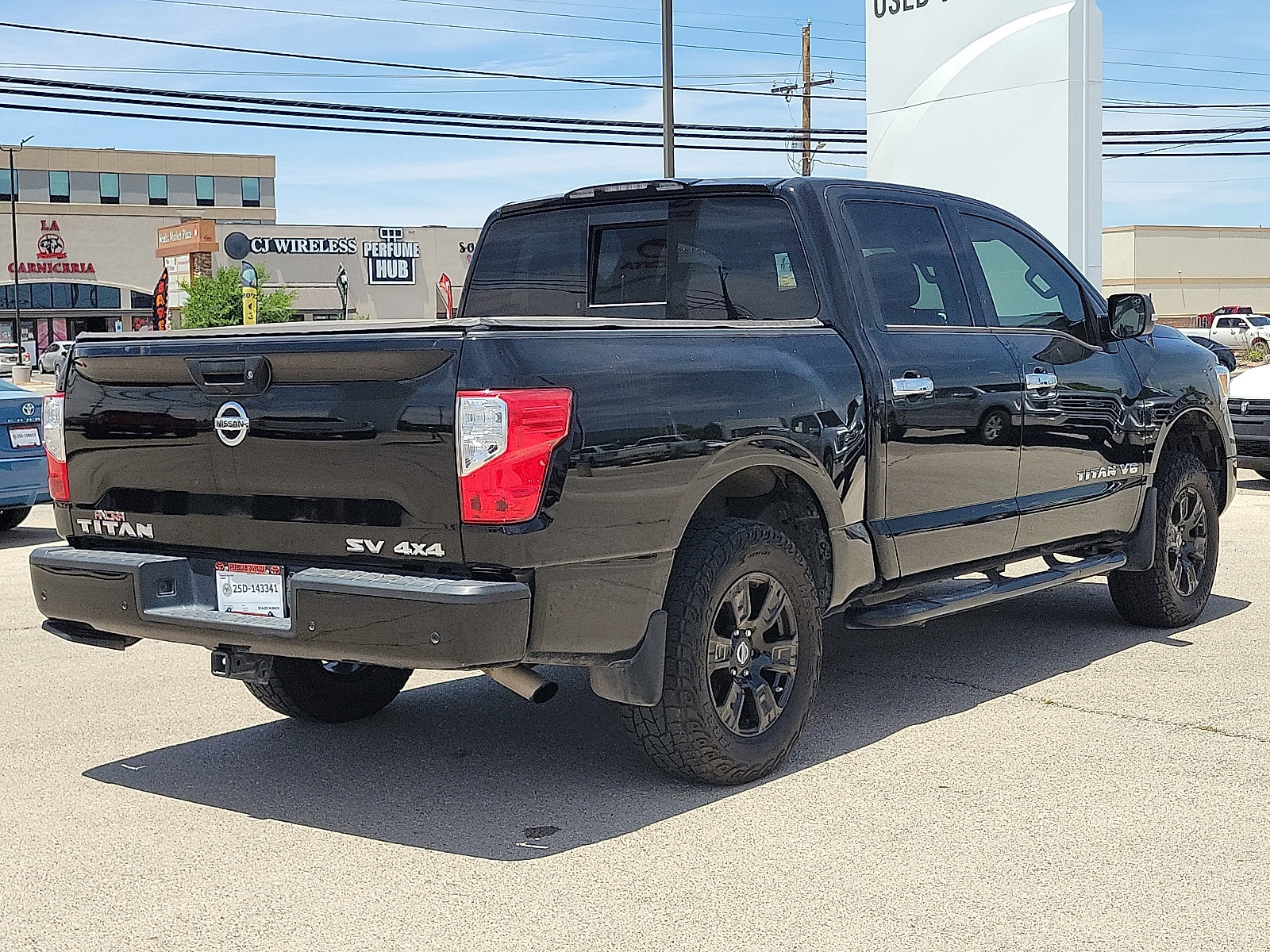Used 2020 Nissan Titan SV w/ SV Convenience Package image 4