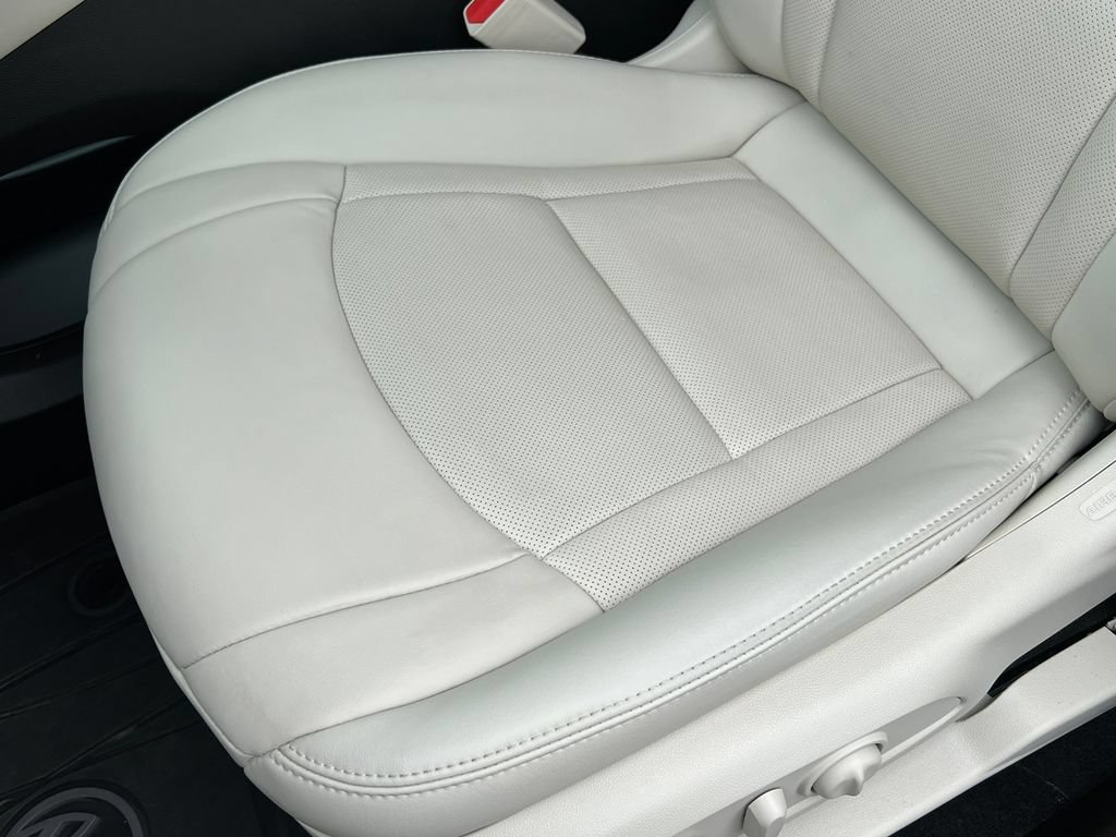 Used 2024 Buick Enclave Essence w/ Experience Buick Package AWD/4WD image 14