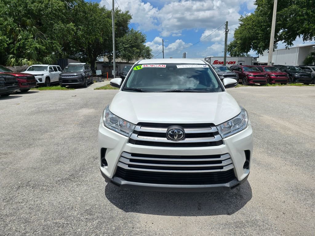 Used 2019 Toyota Highlander LE AWD/4WD image 8