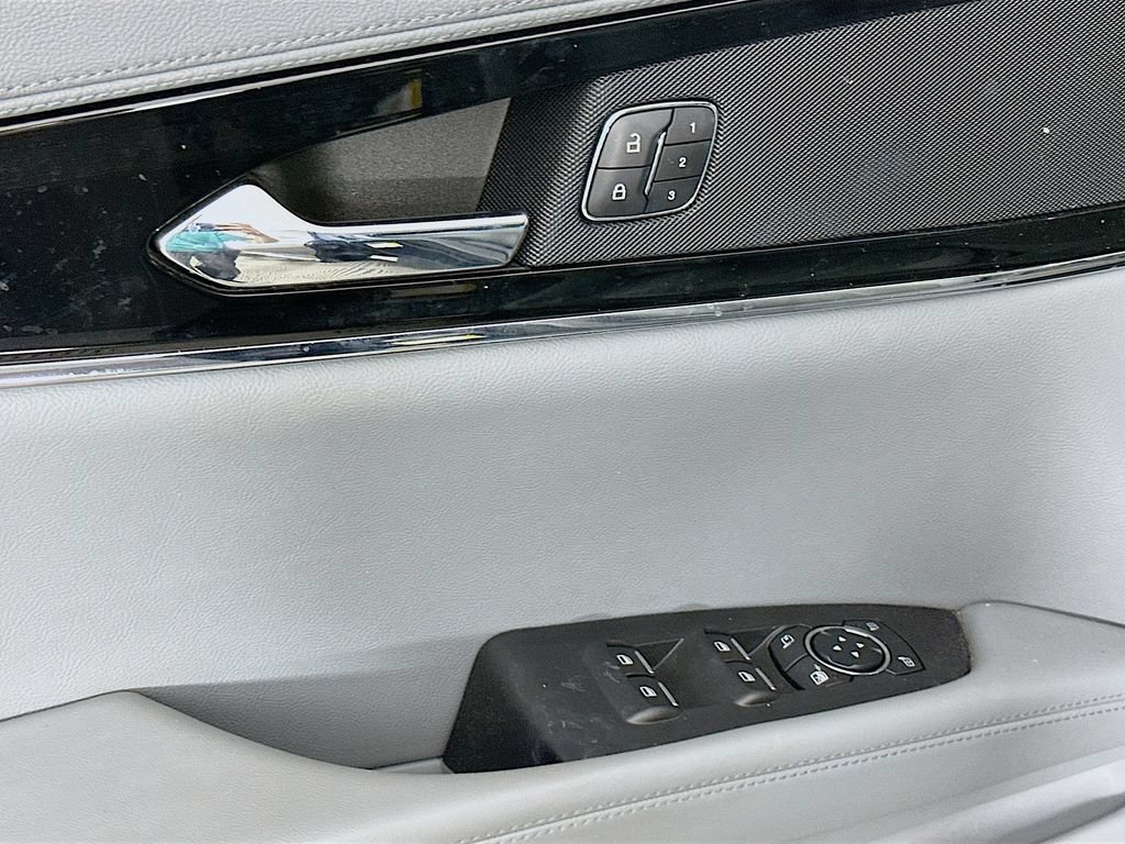 Used 2023 Lincoln Nautilus Reserve AWD/4WD image 24