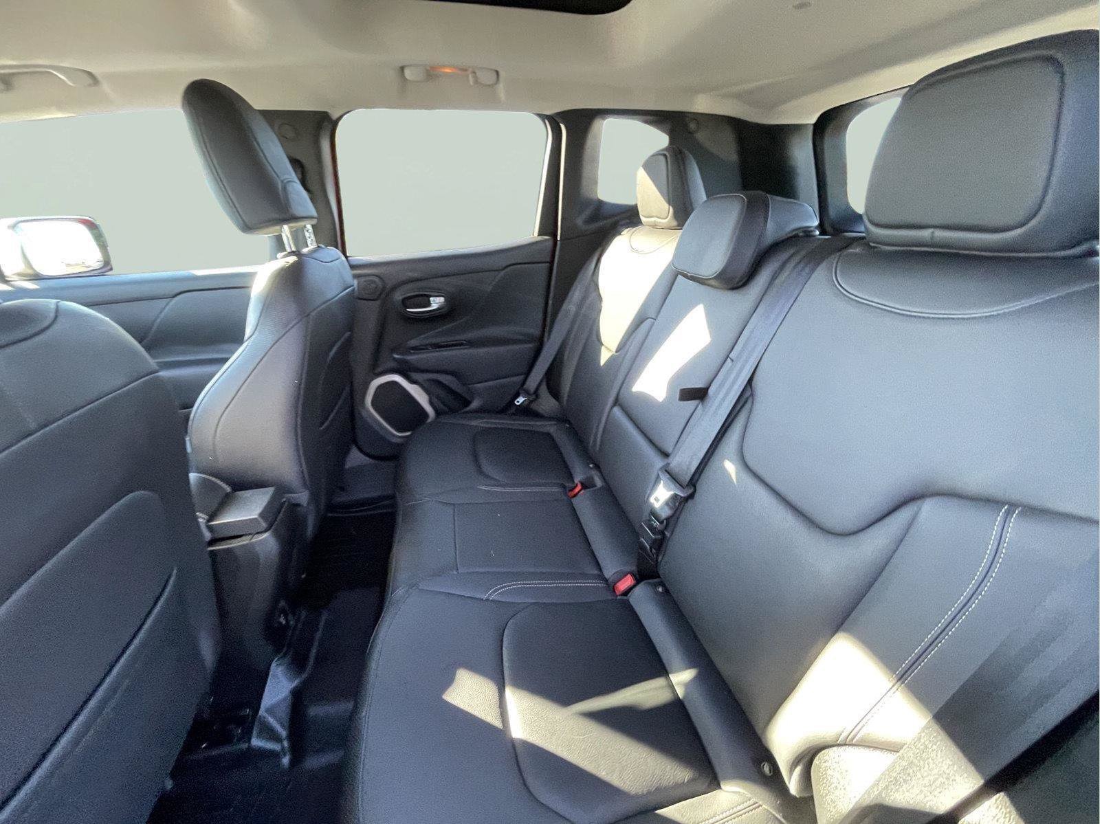 Used 2015 Jeep Renegade Limited AWD/4WD image 17