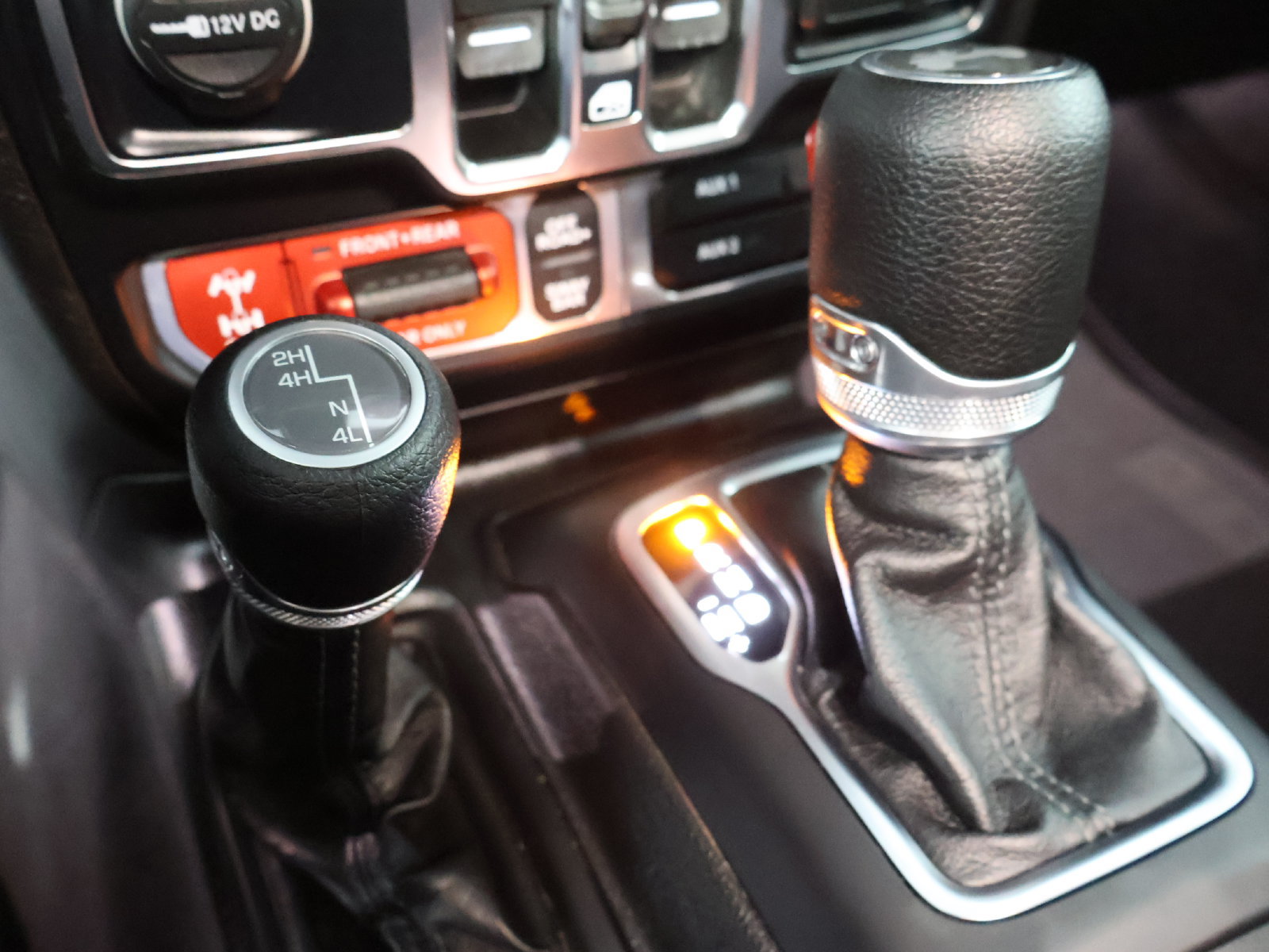 Used 2025 Jeep Wrangler Unlimited Rubicon AWD/4WD image 33