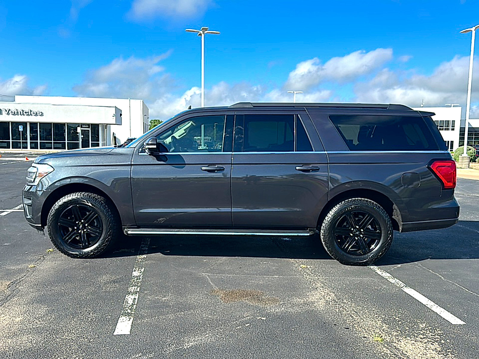 Used 2022 Ford Expedition Max XLT RWD image 5