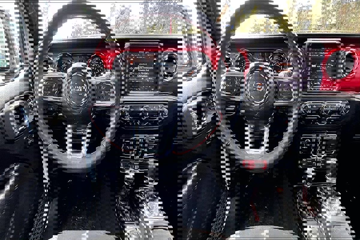 Used 2023 Jeep Wrangler Unlimited Rubicon image 4