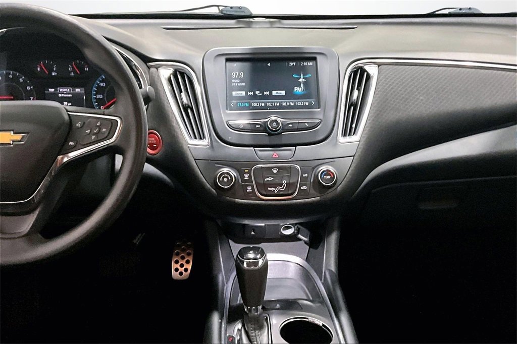 Used 2016 Chevrolet Malibu LT image 9