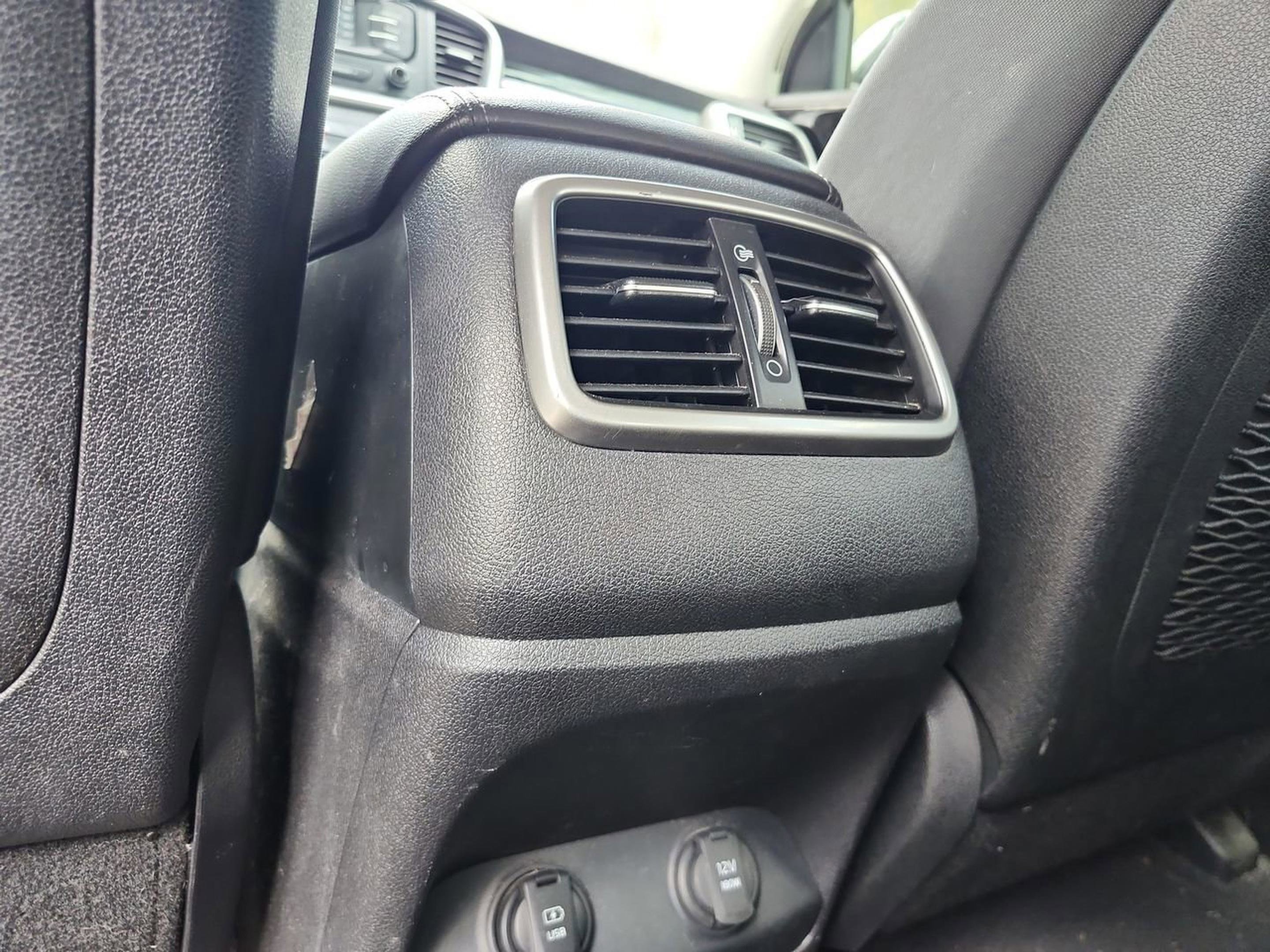 Used 2016 Kia Sorento LX w/ LX Convenience Package image 27