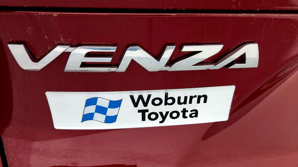 Used 2023 Toyota Venza XLE AWD/4WD image 13