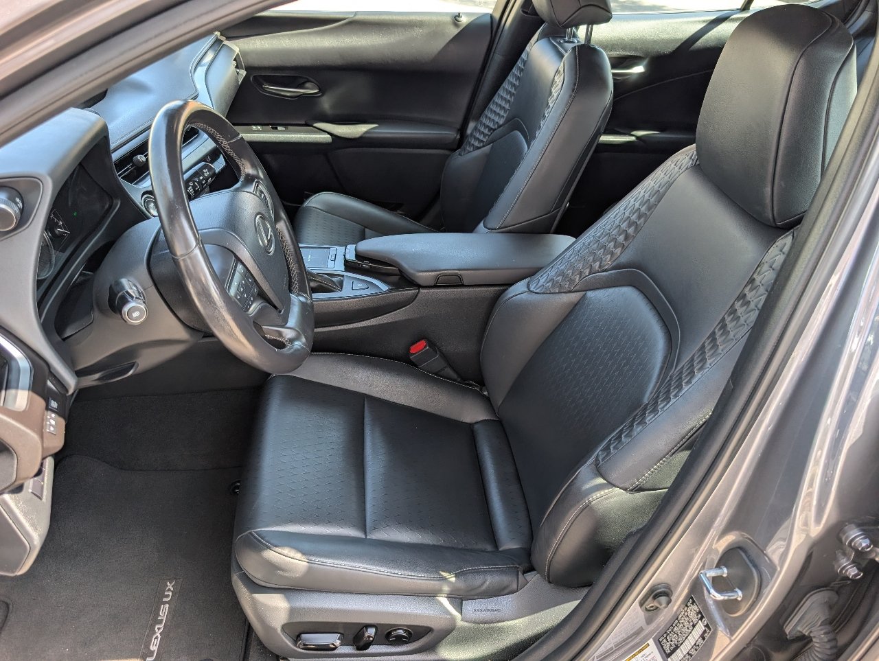 Used 2021 Lexus UX 200 w/ Accessory Package (Z1) FWD image 2