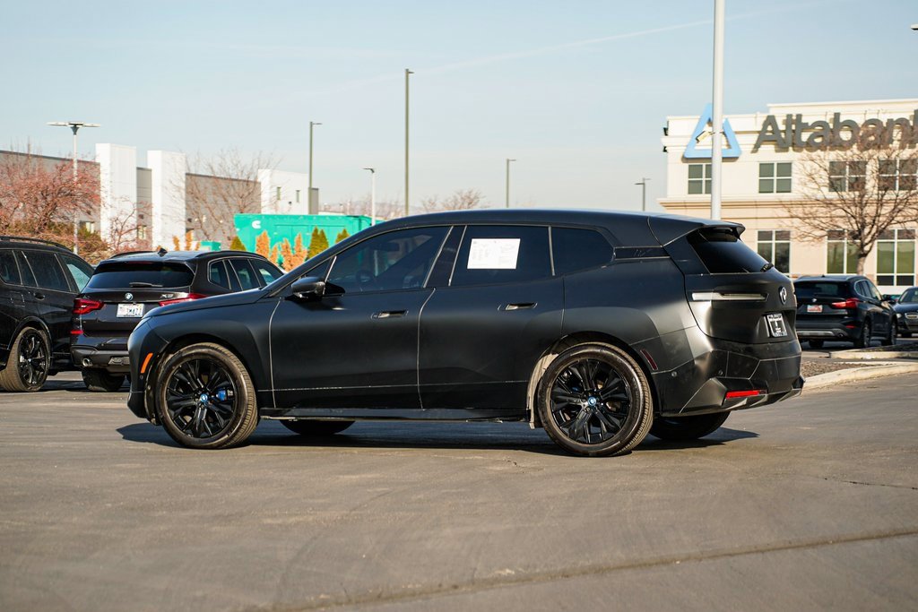 Used 2024 BMW iX xDrive50 w/ Premium Package image 7