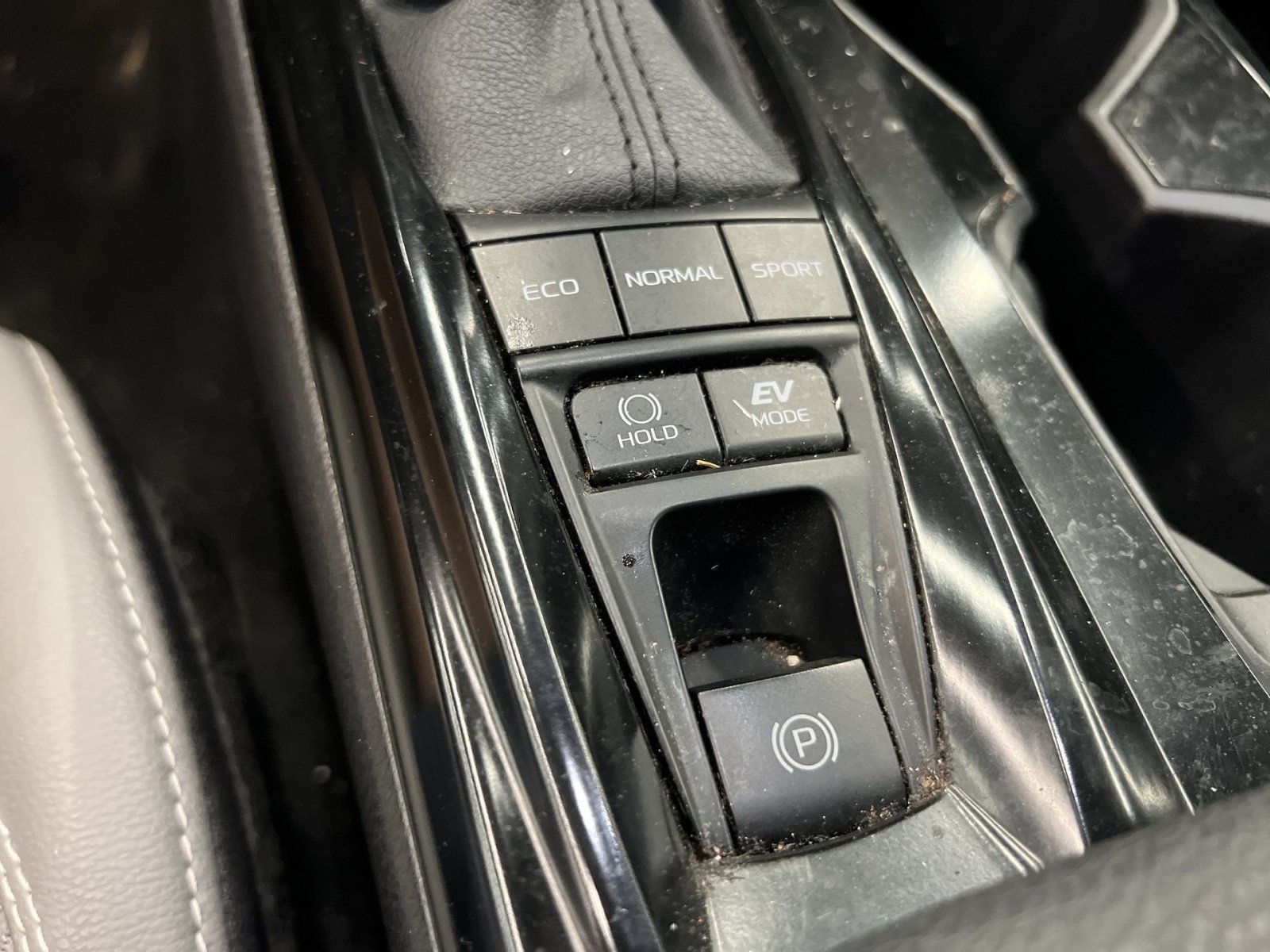 Used 2025 Toyota Camry SE w/ Convenience Package FWD image 28