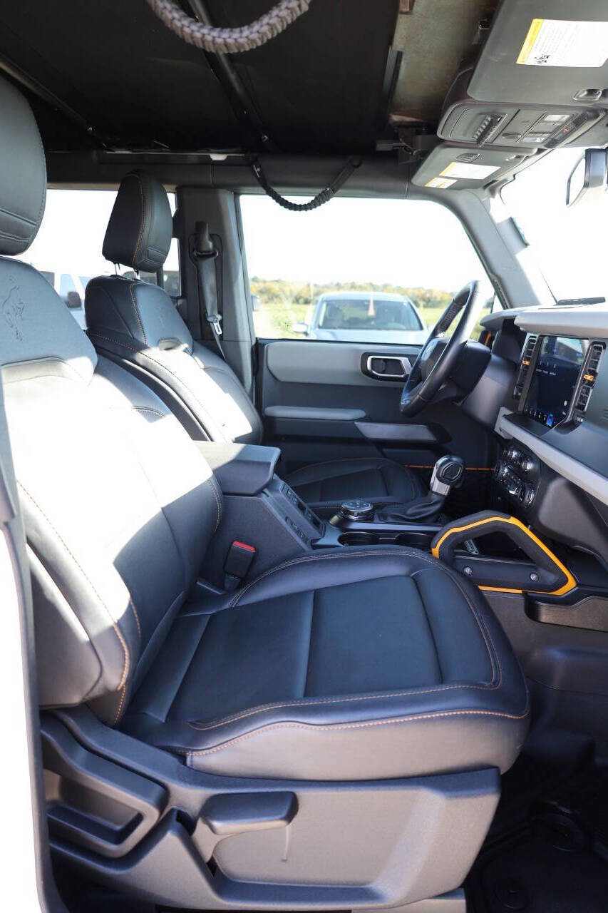 Used 2022 Ford Bronco Badlands image 15