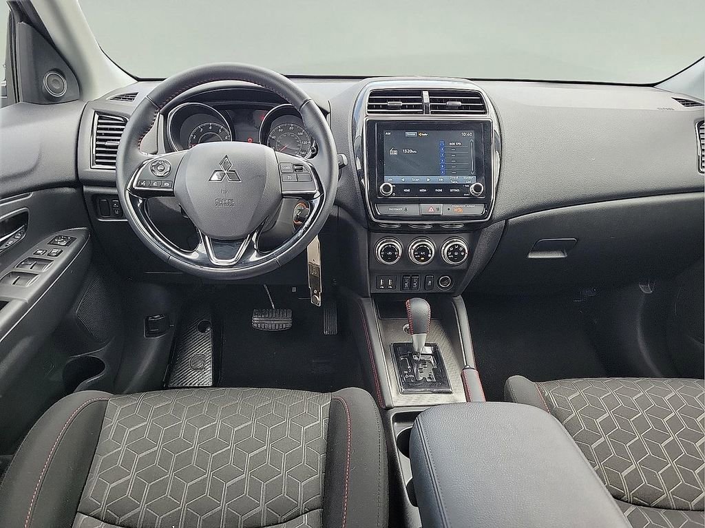 Used 2026 Mitsubishi Outlander Sport 2.0 ES image 9