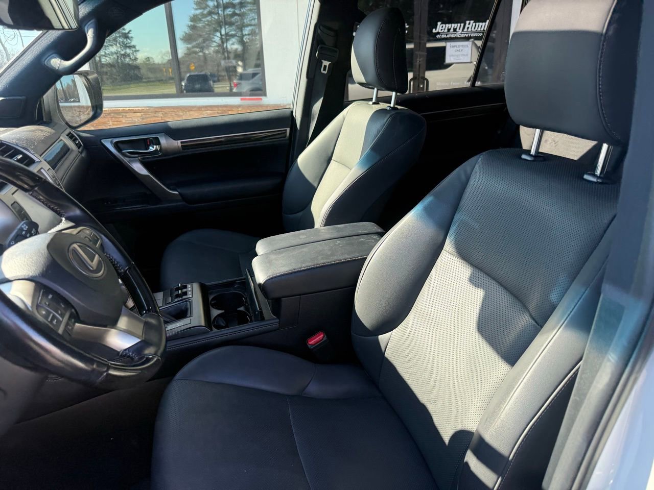 Used 2020 Lexus GX 460 Premium w/ Premium Package image 3