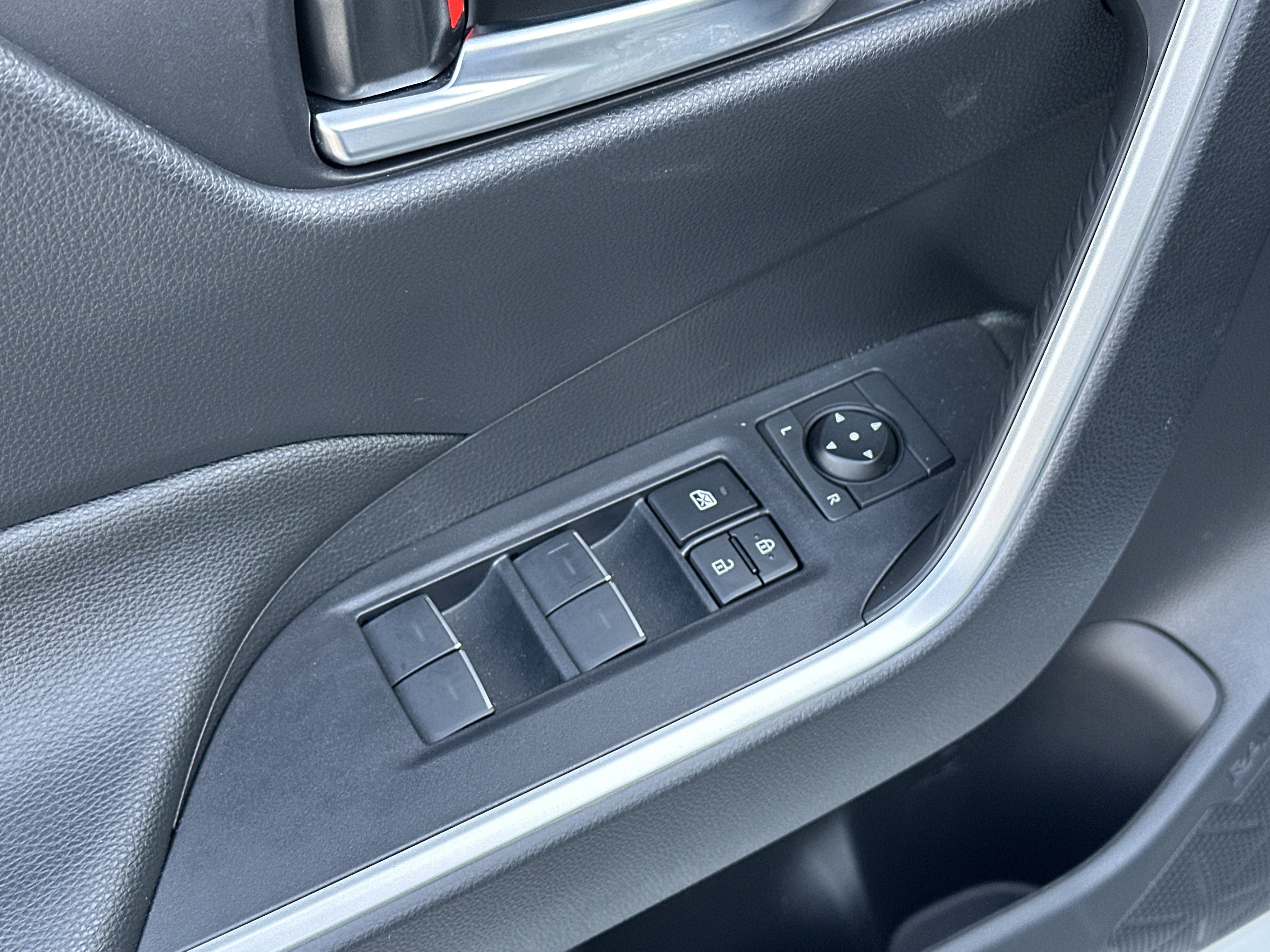 Certified 2025 Toyota RAV4 XLE image 15