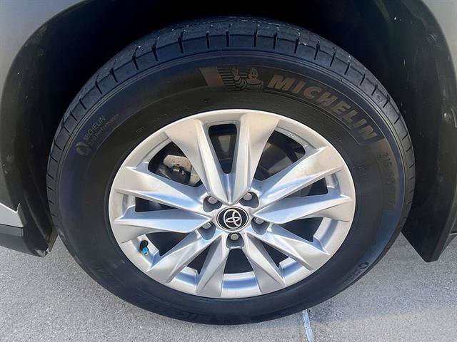 Used 2023 Toyota Corolla Cross LE FWD image 12