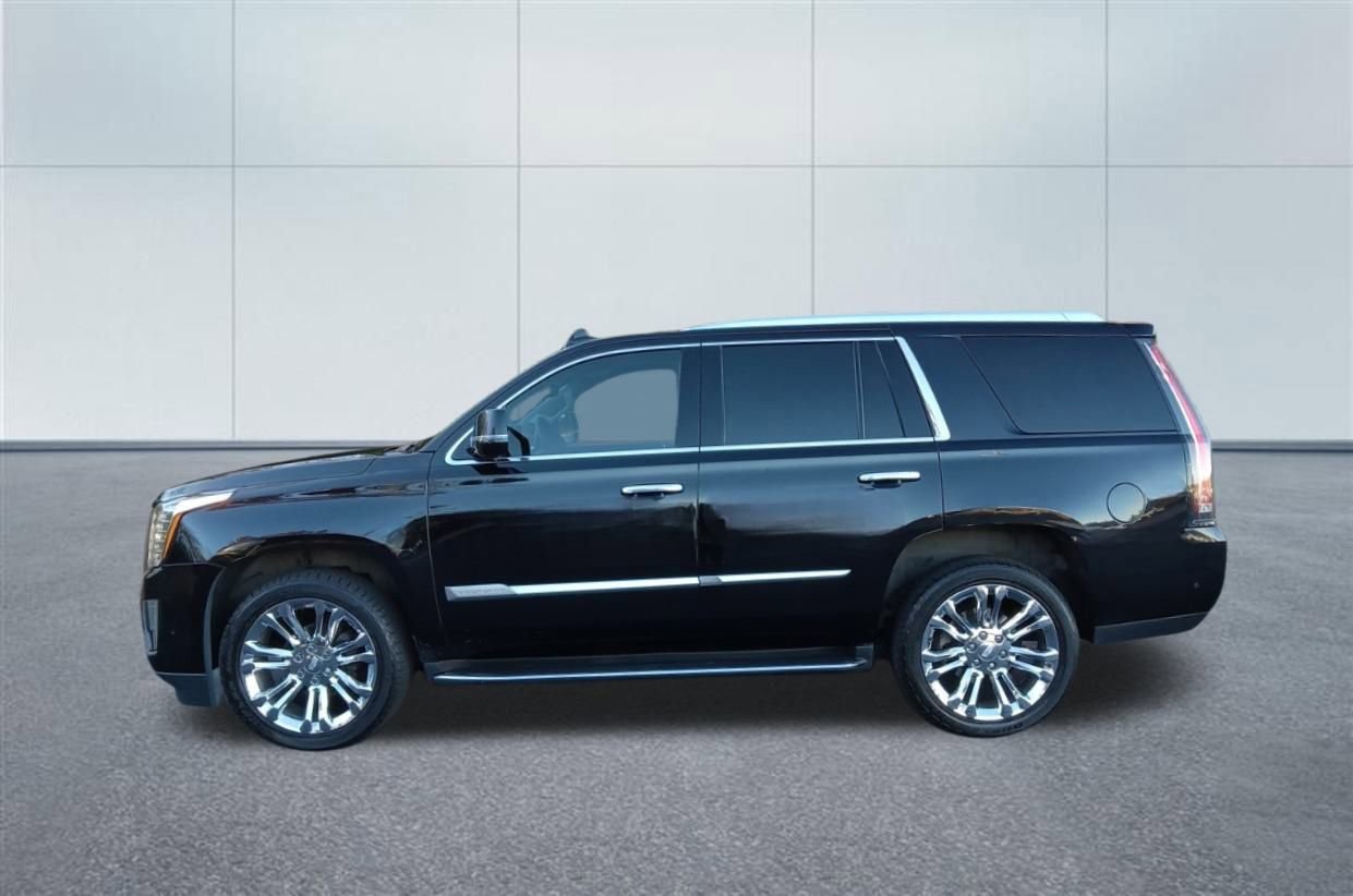 Used 2020 Cadillac Escalade Luxury w/ LPO, Radiant Package image 2