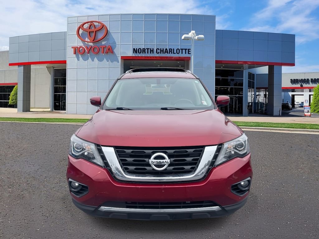 Used 2019 Nissan Pathfinder Platinum image 3