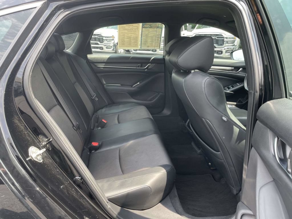 Used 2018 Honda Accord Sport image 19