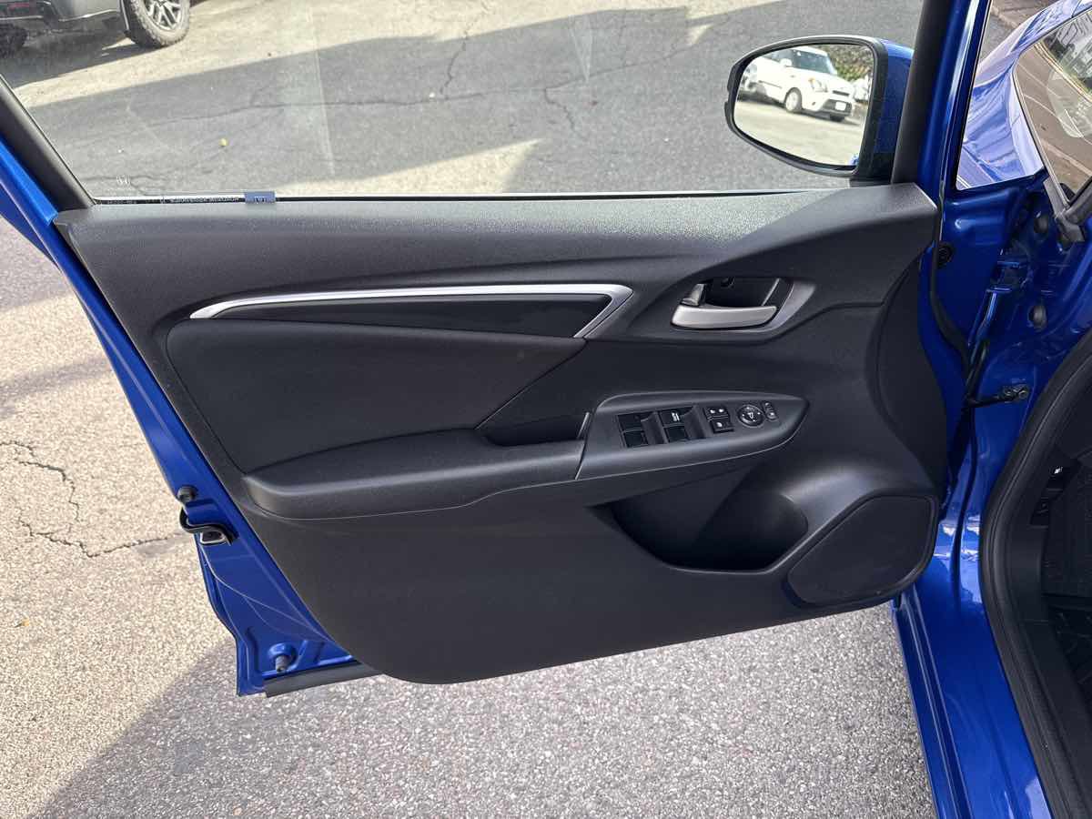 Used 2017 Honda Fit LX image 11