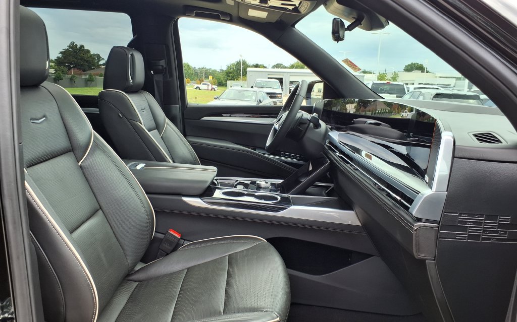 Used 2025 Cadillac Escalade Sport AWD/4WD image 21